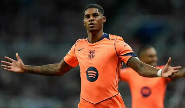 رونالد أراوجو يشيد براشفورد بعد ثنائية برشلونة