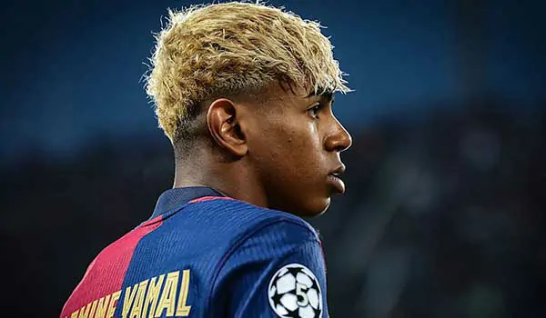 فليك يكشف عن جاهزية لامين يامال لمباراة برشلونة ضد خيتافي