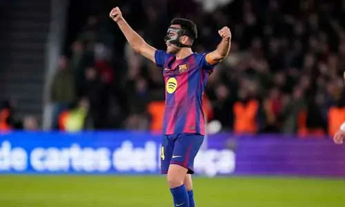 فليك يشيد بإريك جارسيا بعد توقيع نجم برشلونة على عقد جديد